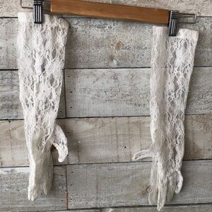 Vintage Mid Length Lace Gloves